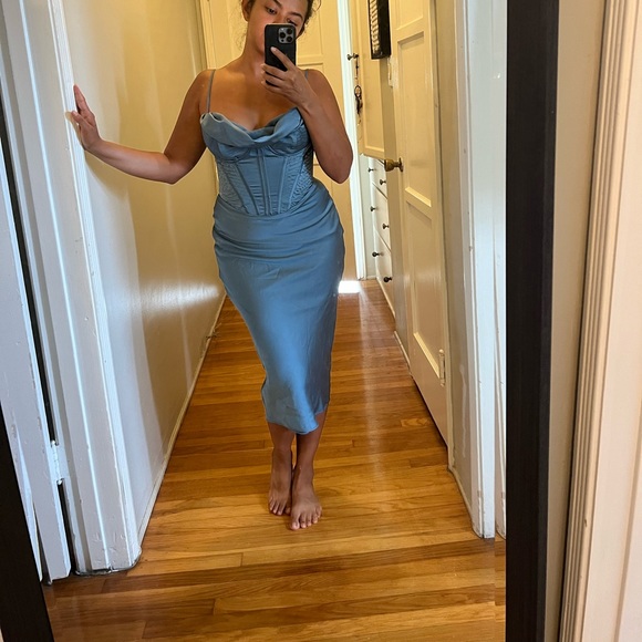 House of CB MYRNA Dress

AEGEAN BLUE CORSET MIDI DRESS - Picture 3 of 3